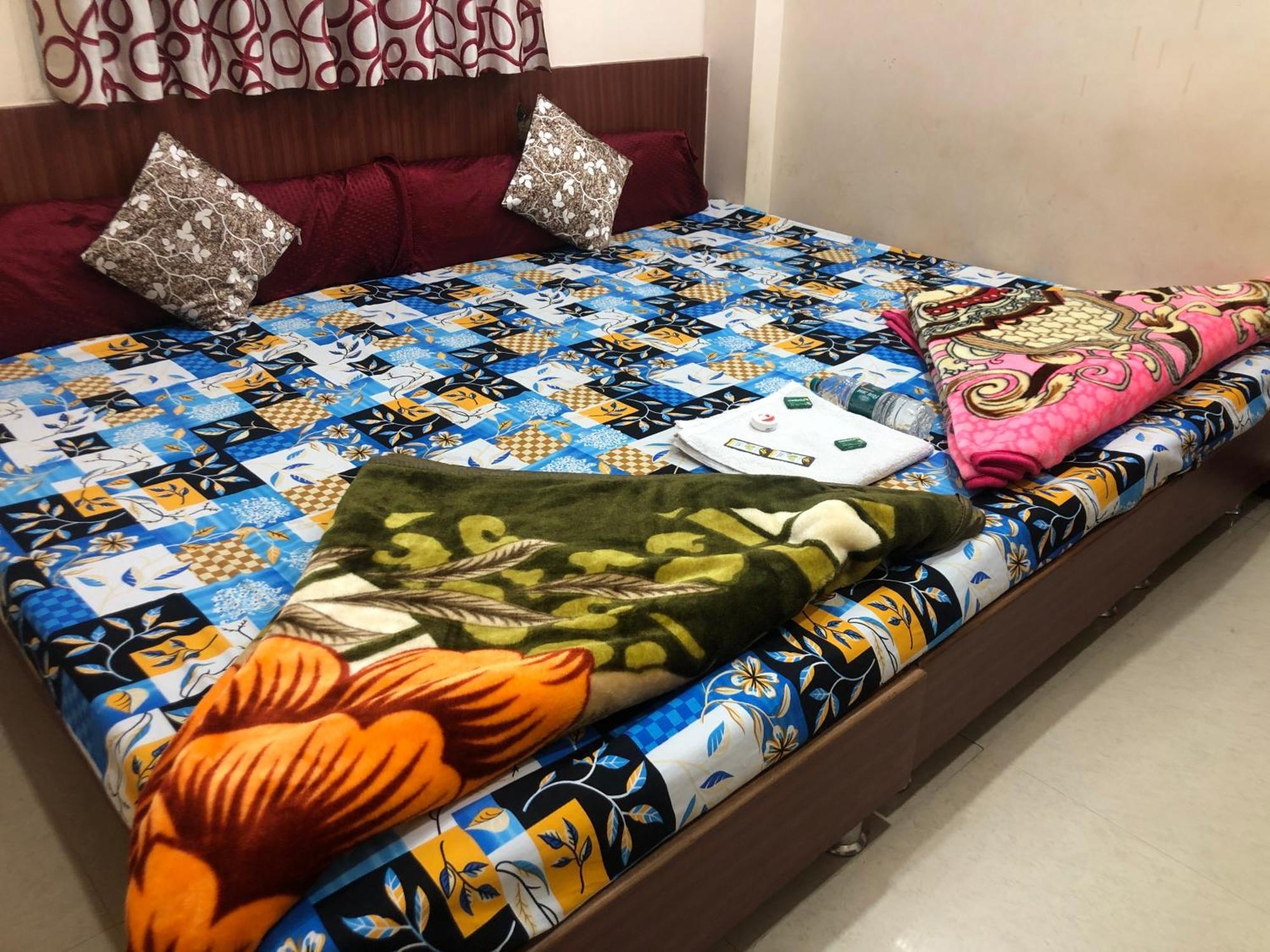 New Yanti Guest House Ujjain Exterior foto